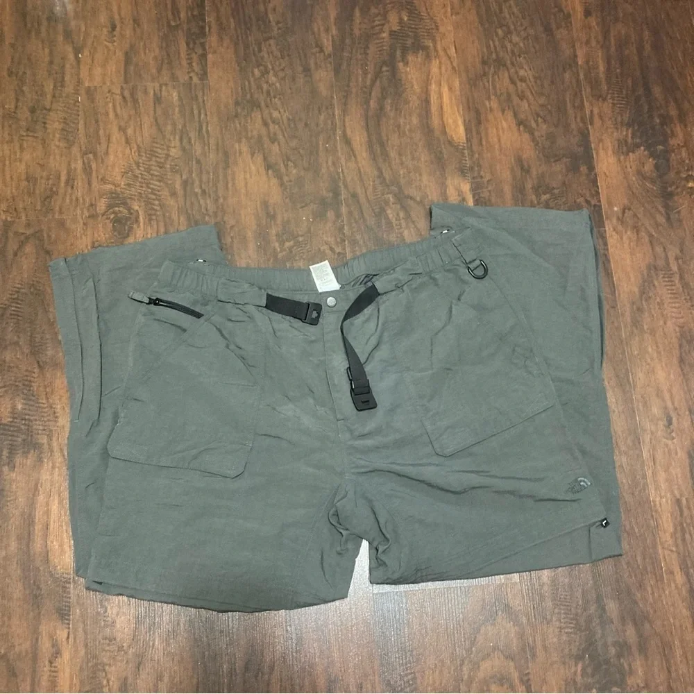 The North Face Short/Court Convertible Utility Pants plenty of pockets XXL GuC - Picture 14 of 16